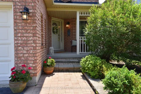 28 Waterwheel Crescent, ON L9H 7B8
