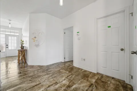 4432 Cinnamon Grove, ON L2G 0A4