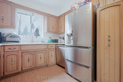 28 Wilkins Drive, ON N2E 1L2