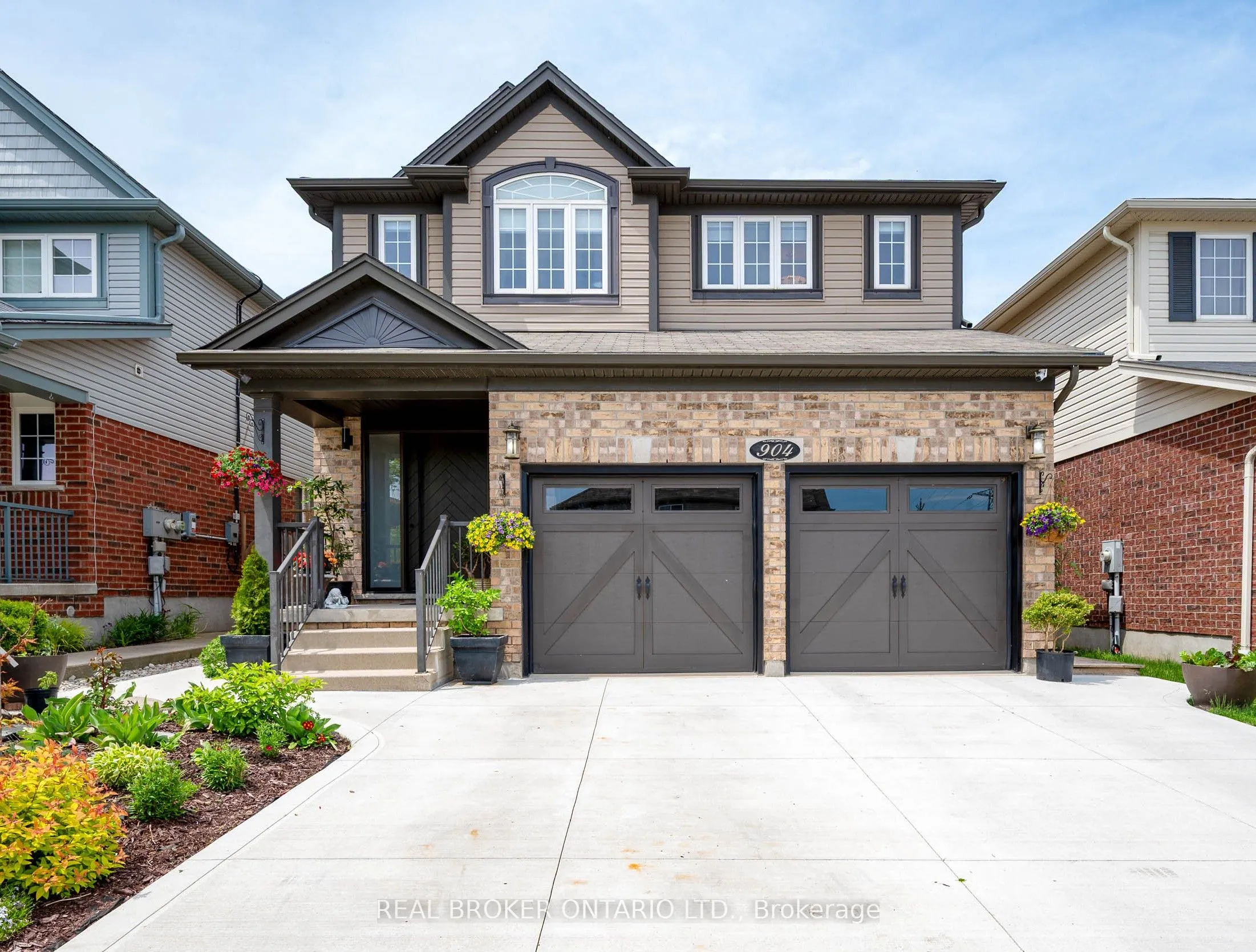 904 Magdalena Court, ON N2E 0B3