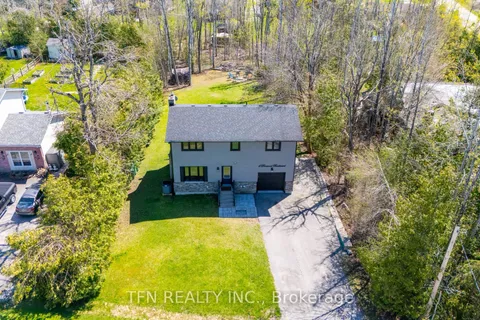 4 Pinewood Boulevard, ON K0M 2T0