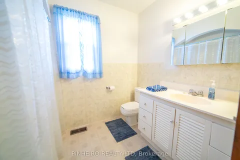 22566 Adelaide Street, ON N0L 1W0