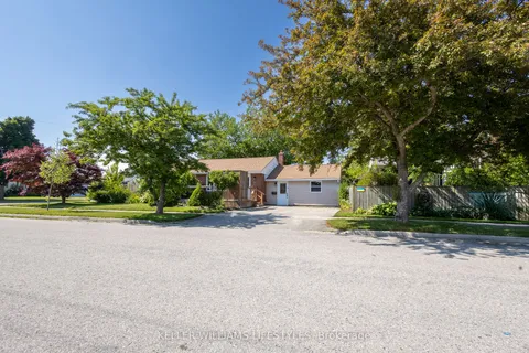 188 Cayley Street, ON N7A 2A3