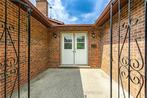 6 Kirwin Drive, ON N5C 3M3