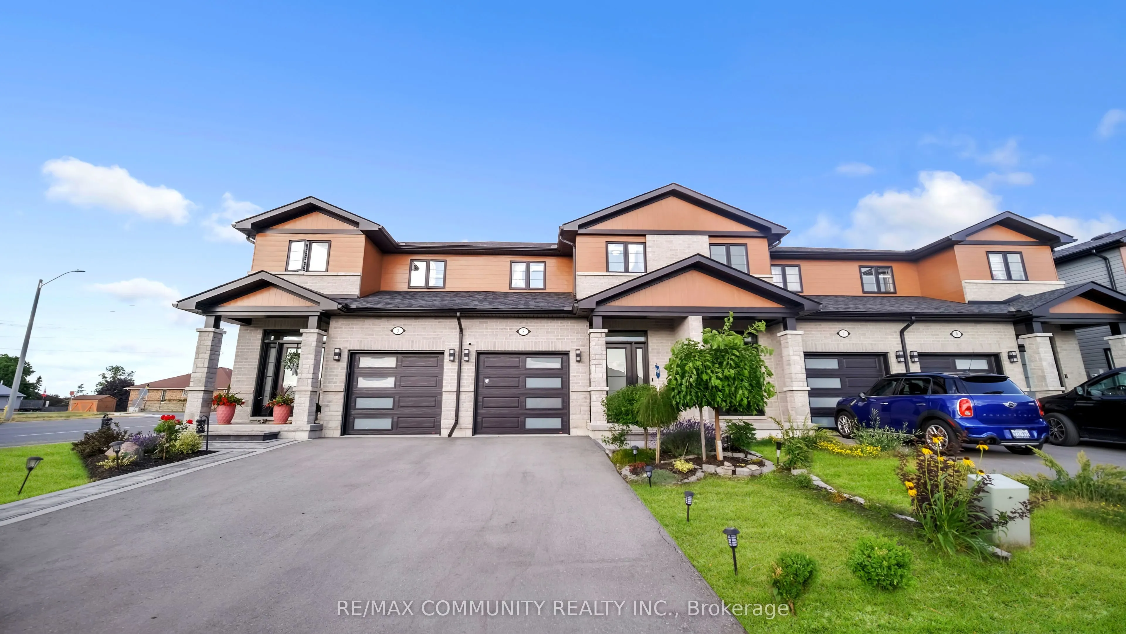 5 Primrose Crescent, ON K8N 0J7