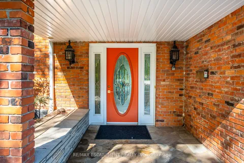 887 MONTGOMERY Drive, ON L9G 3H6