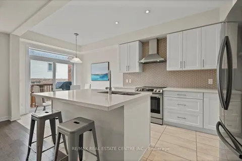 153 Broadacre Drive, ON N2R 0S5
