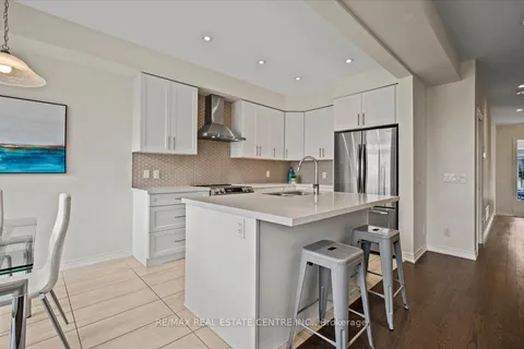 153 Broadacre Drive, ON N2R 0S5