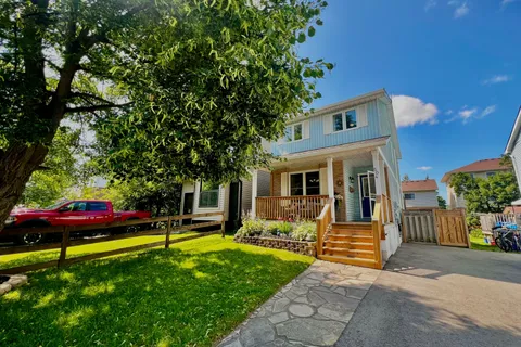 504 Pineview Gardens, ON L9V 2Z9