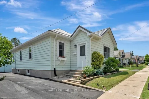 240 Grove Street, ON N3Y 1K9