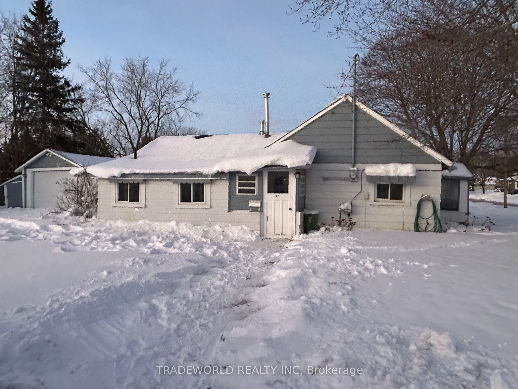 137 King Street, ON K9V 1E2
