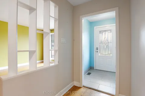 919 Bermuda Avenue, ON K1K 0V8