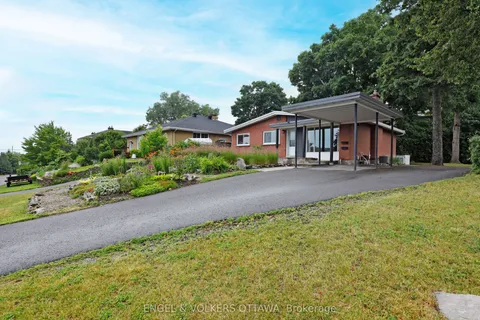 919 Bermuda Avenue, ON K1K 0V8