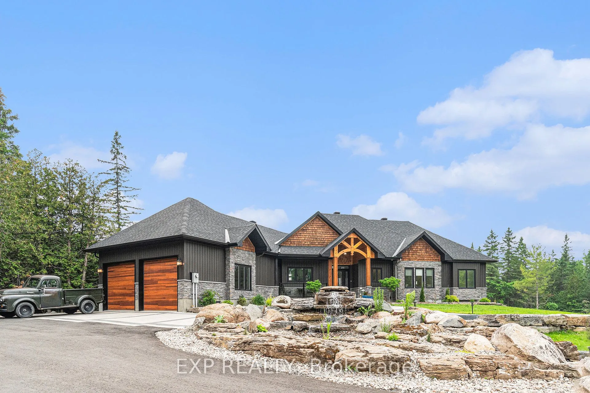 21 Constance Lake Road, ON K2K 1X7