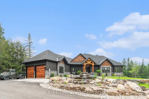 21 Constance Lake Road, ON K2K 1X7