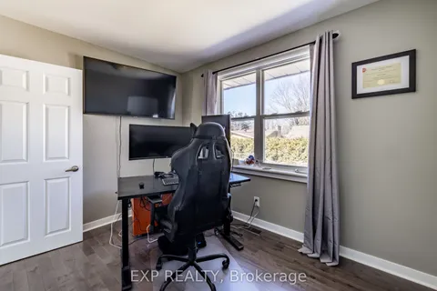 35 Withrow Avenue, ON K2G 2H7