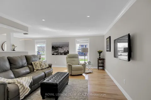 167 Abbeyhill Drive, ON K2L 2E9