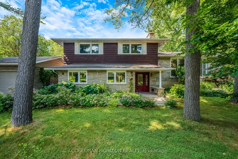8 Sunbridge Crescent, ON N2K 1T3