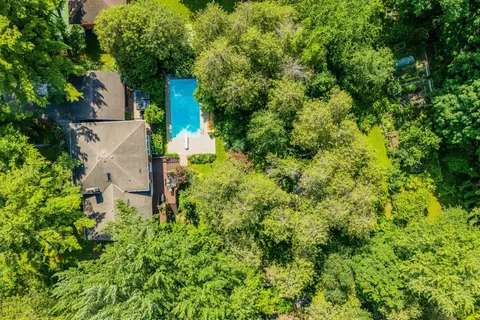 8 Sunbridge Crescent, ON N2K 1T3