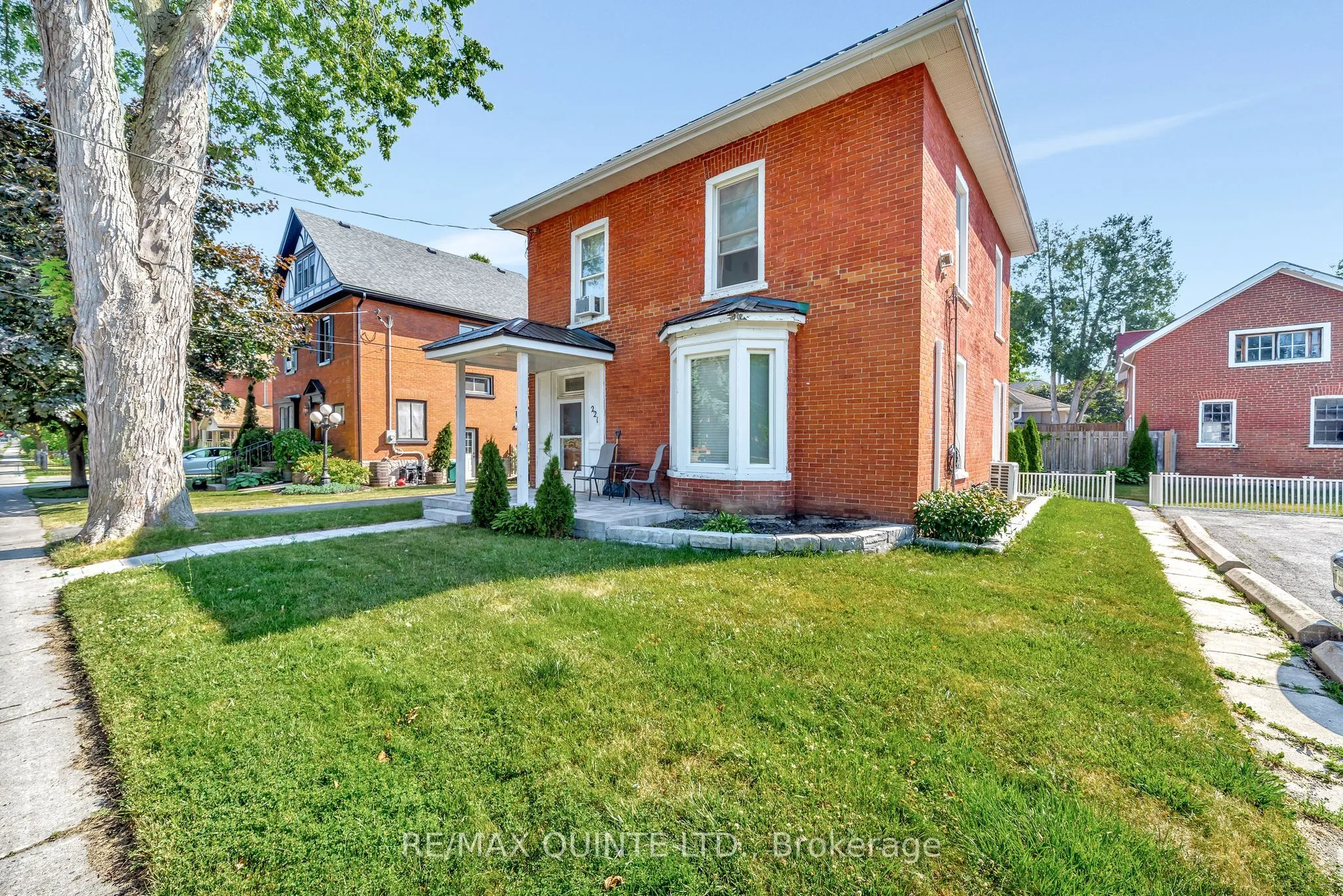 219-221 Ann Street, ON K8N 3L5