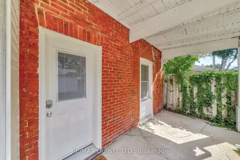 219-221 Ann Street, ON K8N 3L5