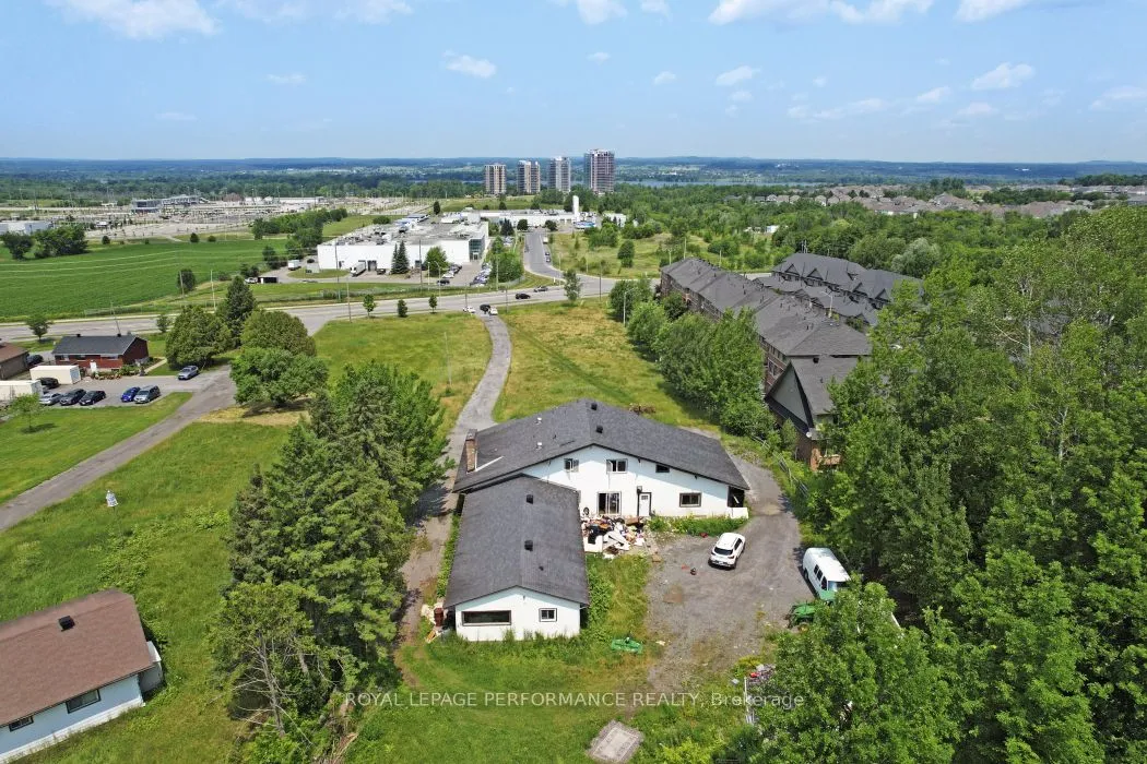 1016 Old Montreal Road, ON K4A 3N2