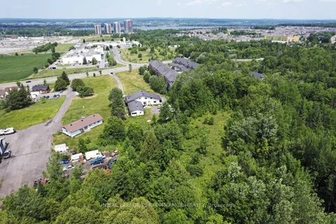 1016 Old Montreal Road, ON K4A 3N2