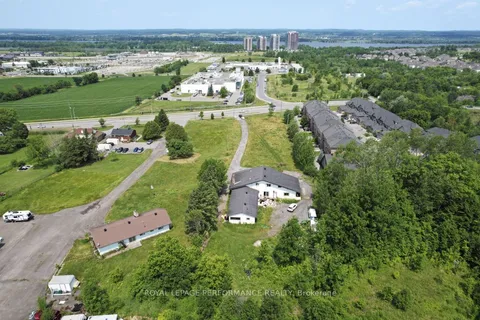 1016 Old Montreal Road, ON K4A 3N2