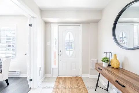 230 Avonsyde Boulevard, ON L8B 1T9