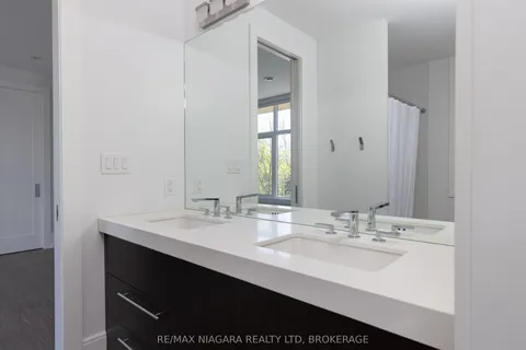 11 Woodbourne Court, ON L0S 1J0