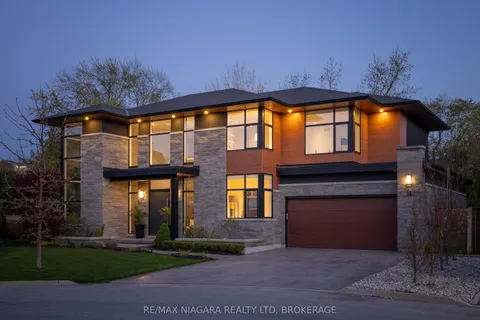 11 Woodbourne Court, ON L0S 1J0