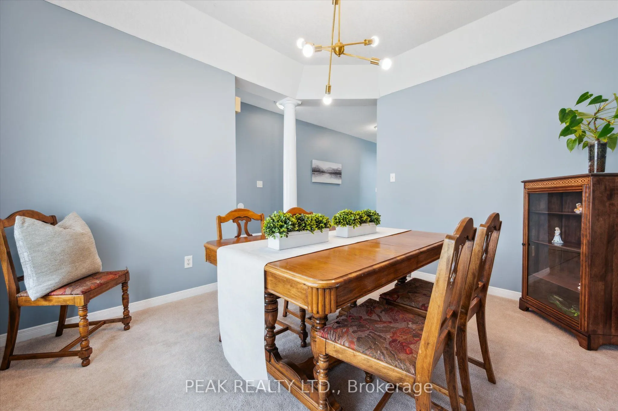 606 EASTBRIDGE Boulevard, ON N2K 4H4