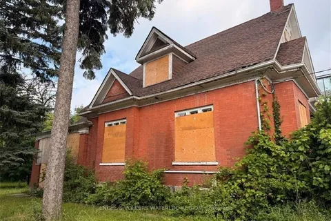 11 Irvin Street, ON N2H 1K6