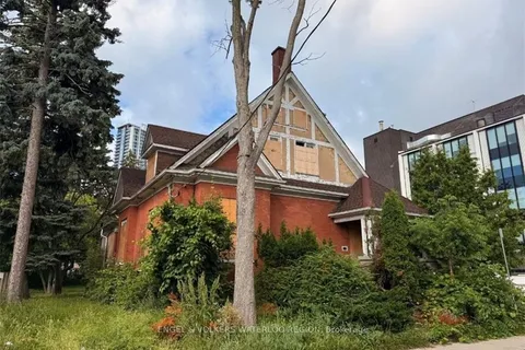 11 Irvin Street, ON N2H 1K6