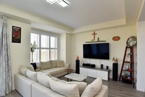 29 Hibiscus Lane, ON L8K 0A4