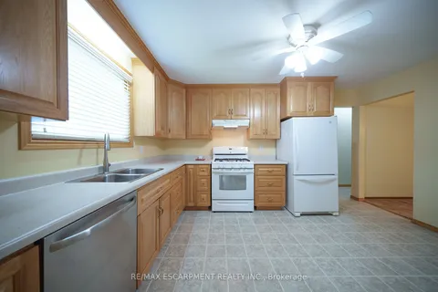 22 Sprucehill Drive, ON N3R 3R6