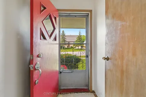 42 Bloomfield Avenue, ON L2P 1X3