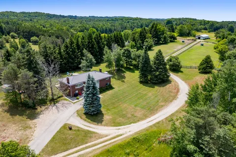 994034 Mono/Adjala Townline Road, ON L9W 6H8