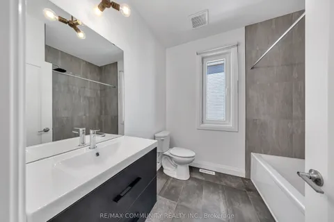 14 Alexander Circle, ON N7G 0B4