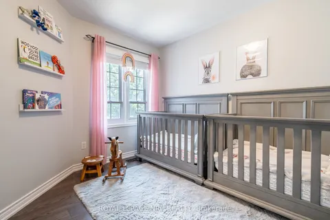 4 Jackson Court, ON L3C 7G2