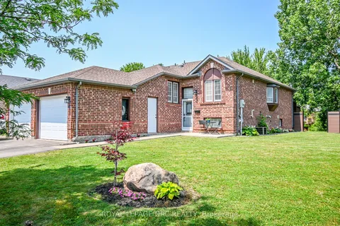 4 Jackson Court, ON L3C 7G2