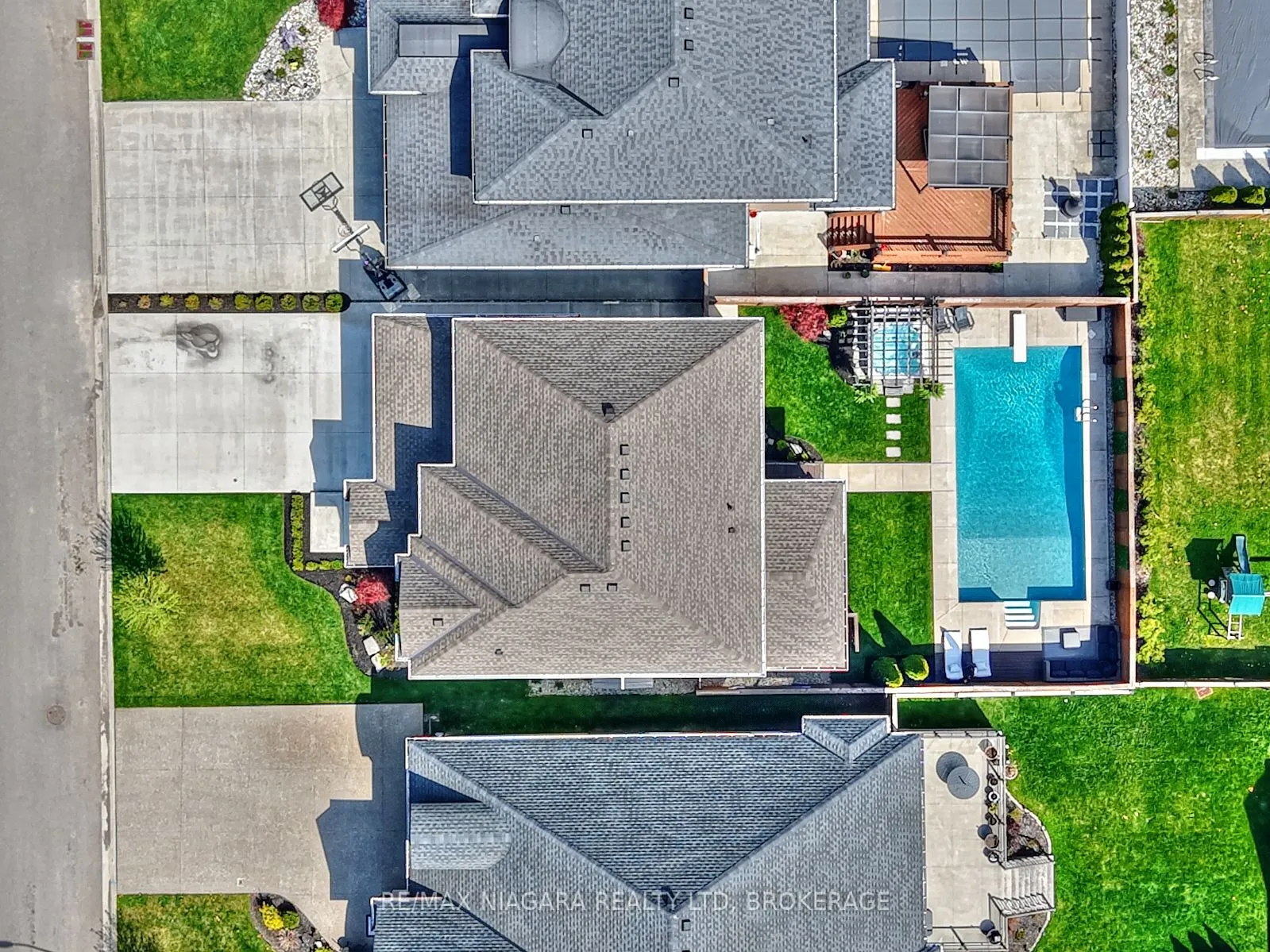 8886 Black Forest Crescent, ON L2H 0M8
