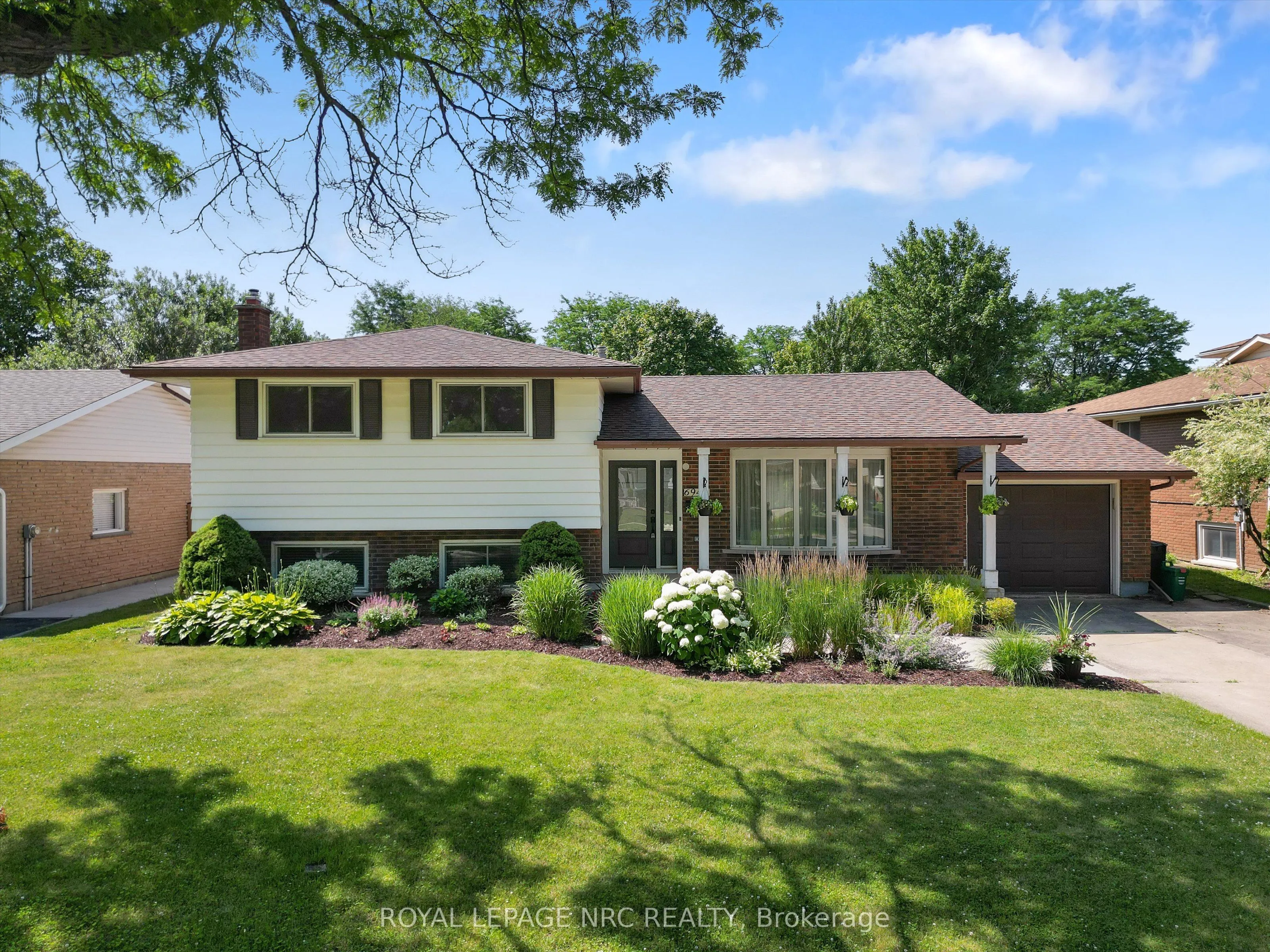 6949 Brian Crescent, ON L2J 3P5