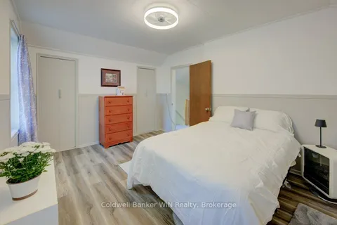 34 Clarke Street, ON N0G 1M0