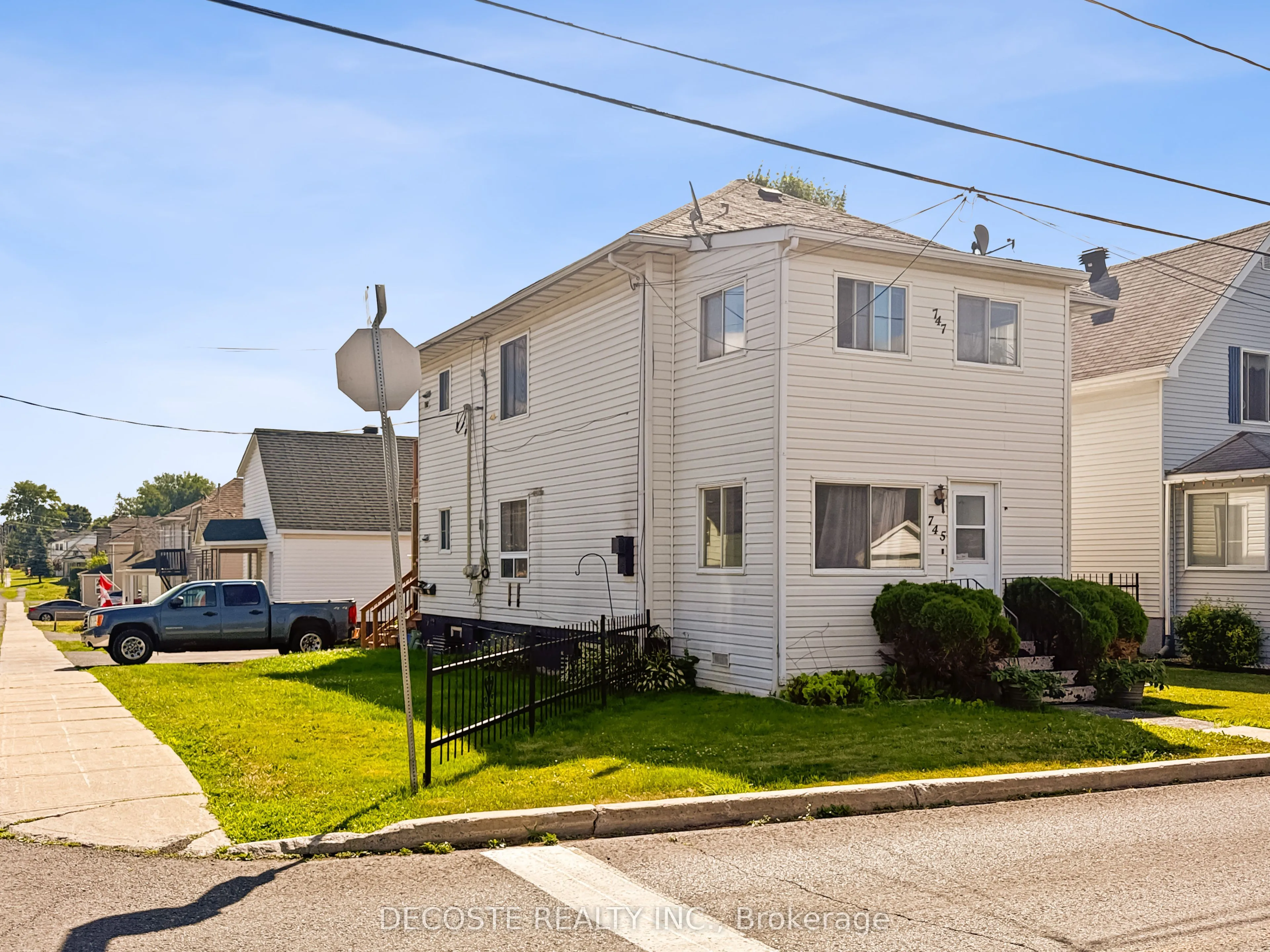 745-747 Amelia Street, ON K6H 3R4