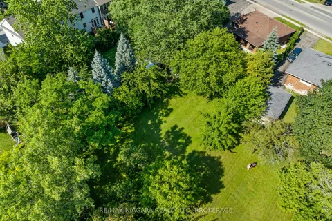 127 Louth Street, ON L2S 2T8