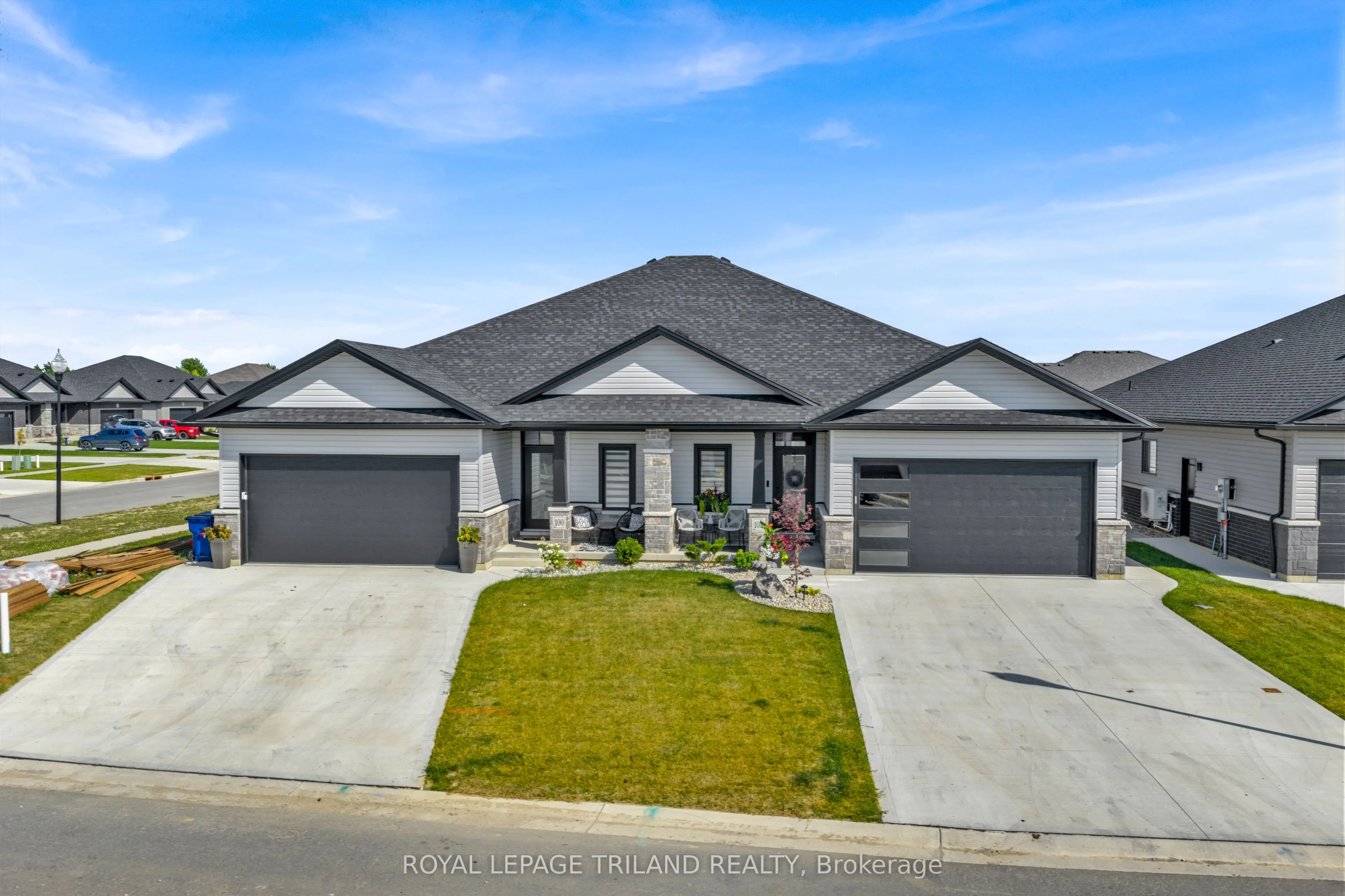 104 Brighton Place, ON N7L 0G7