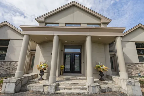 160 Grand Cypress Lane, ON L9Y 0K8