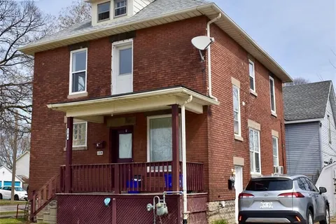 104 Forsyth Street, ON N7T 3A7