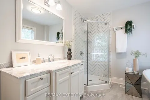 22 Burlington Street, ON L8L 4G2